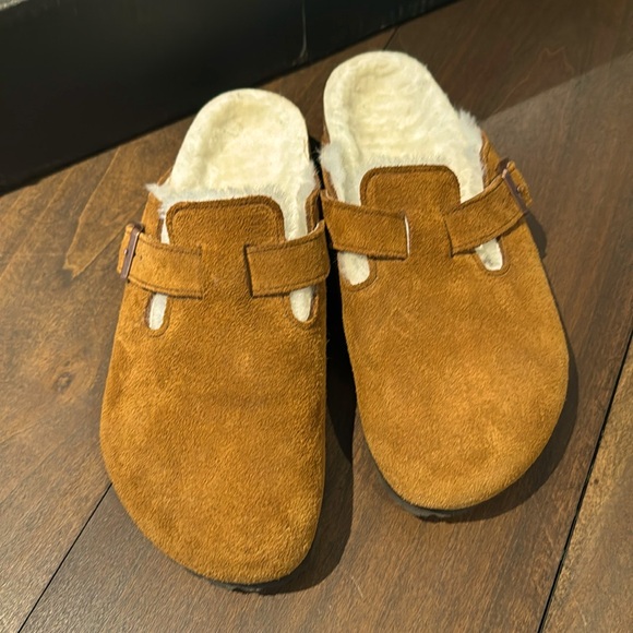 Birkenstock Shoes - Shearling Boston clogs (Mink) Size 40/narrow